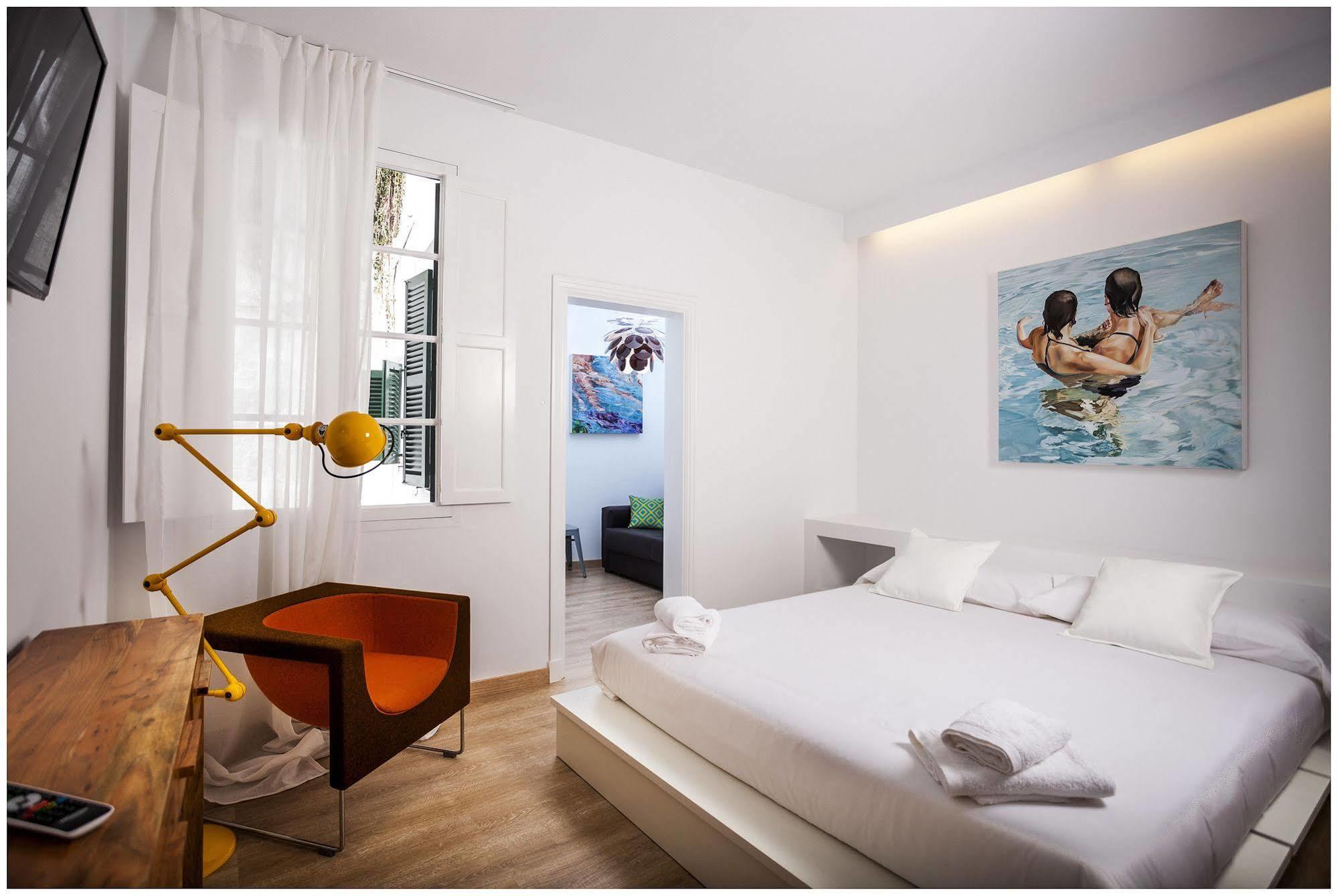 Cheap & Chic Hotel Ciutadella  Esterno foto