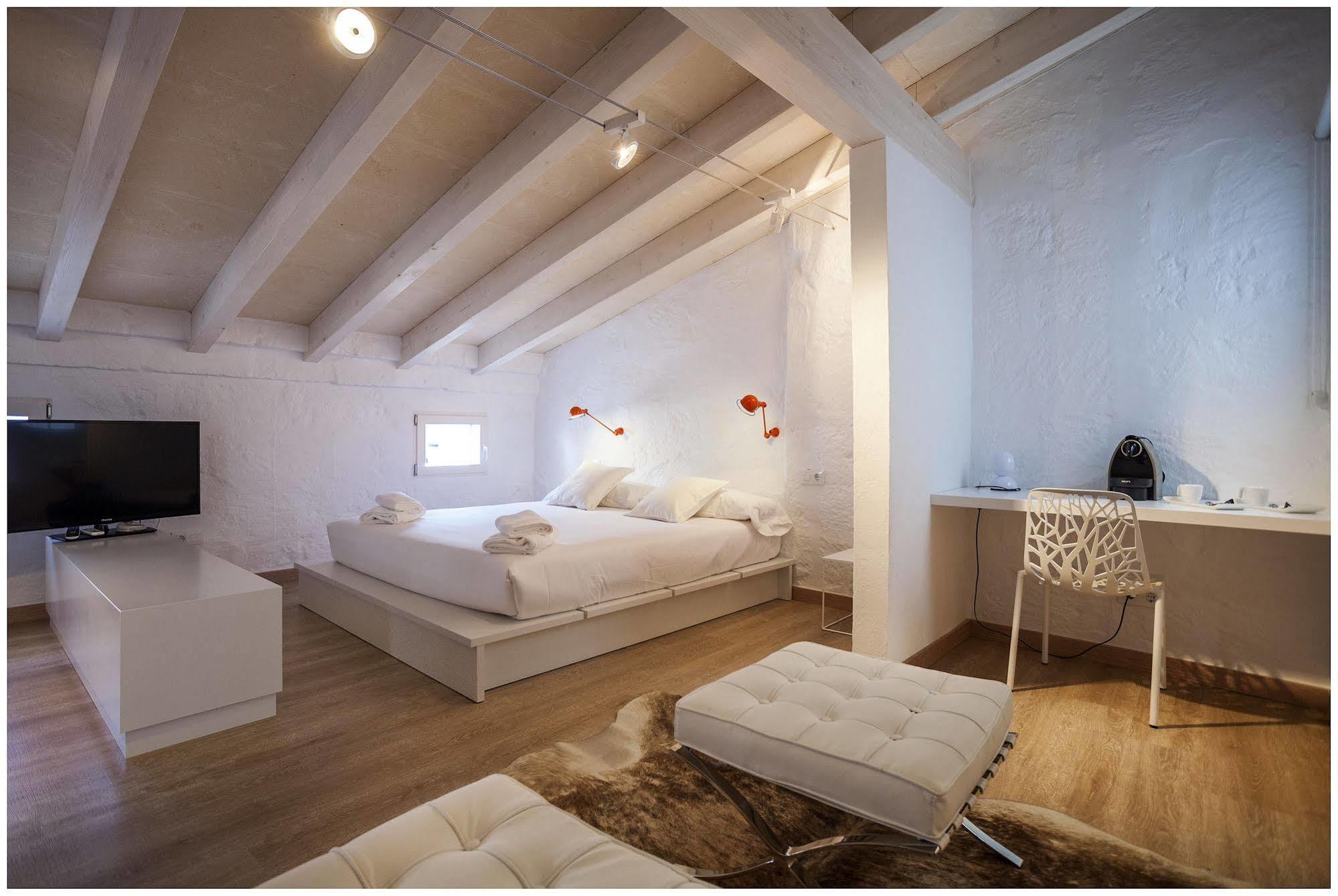 Cheap & Chic Hotel Ciutadella  Esterno foto