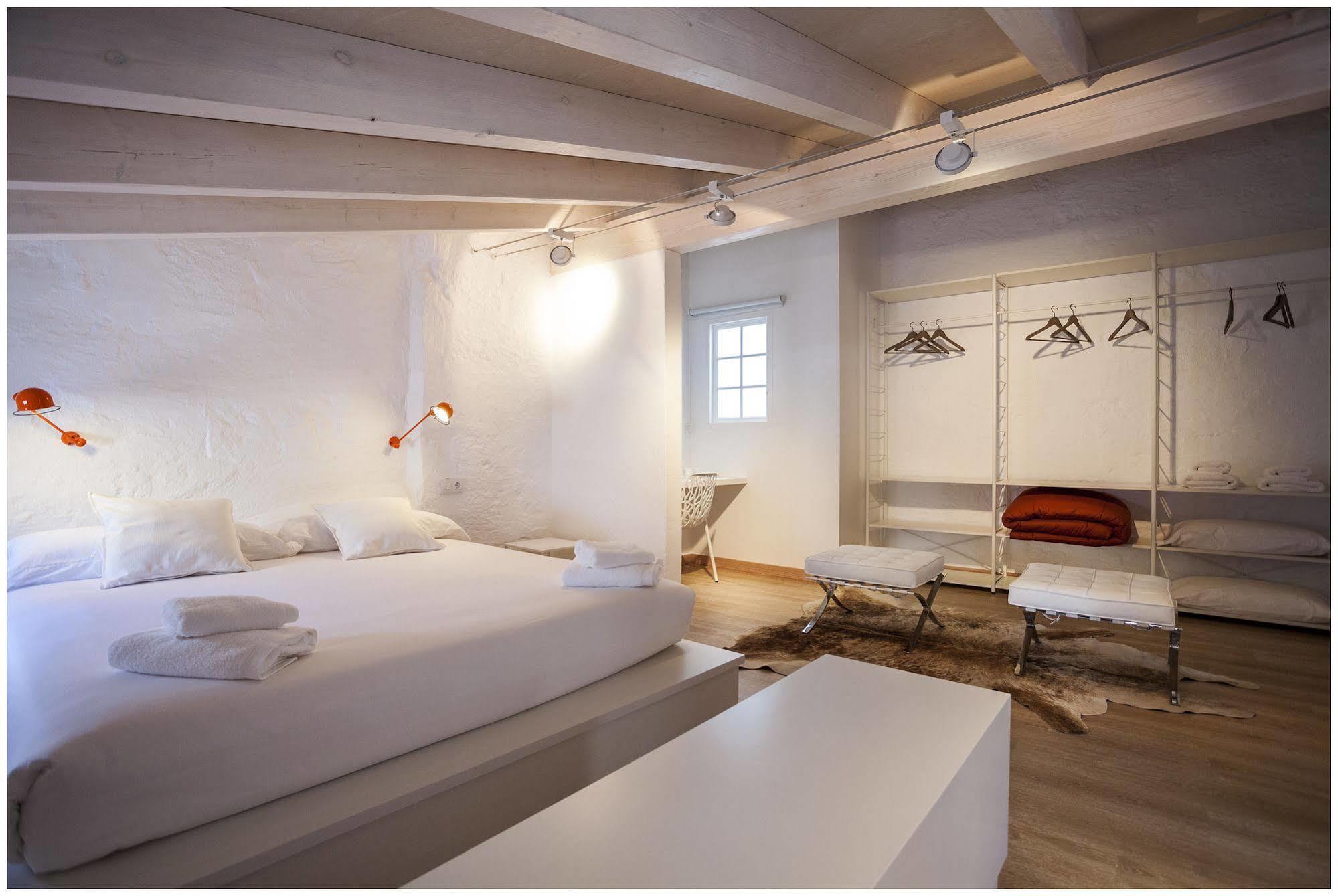 Cheap & Chic Hotel Ciutadella  Esterno foto