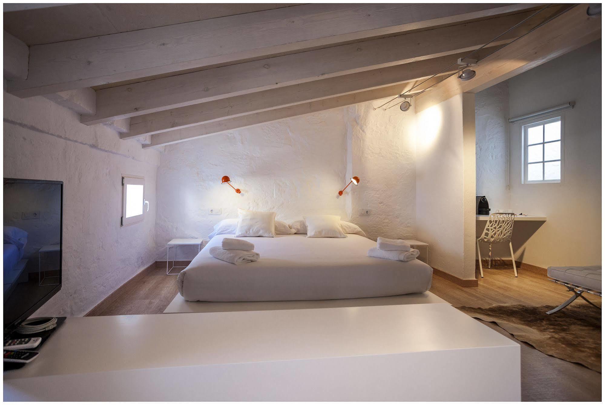 Cheap & Chic Hotel Ciutadella  Esterno foto