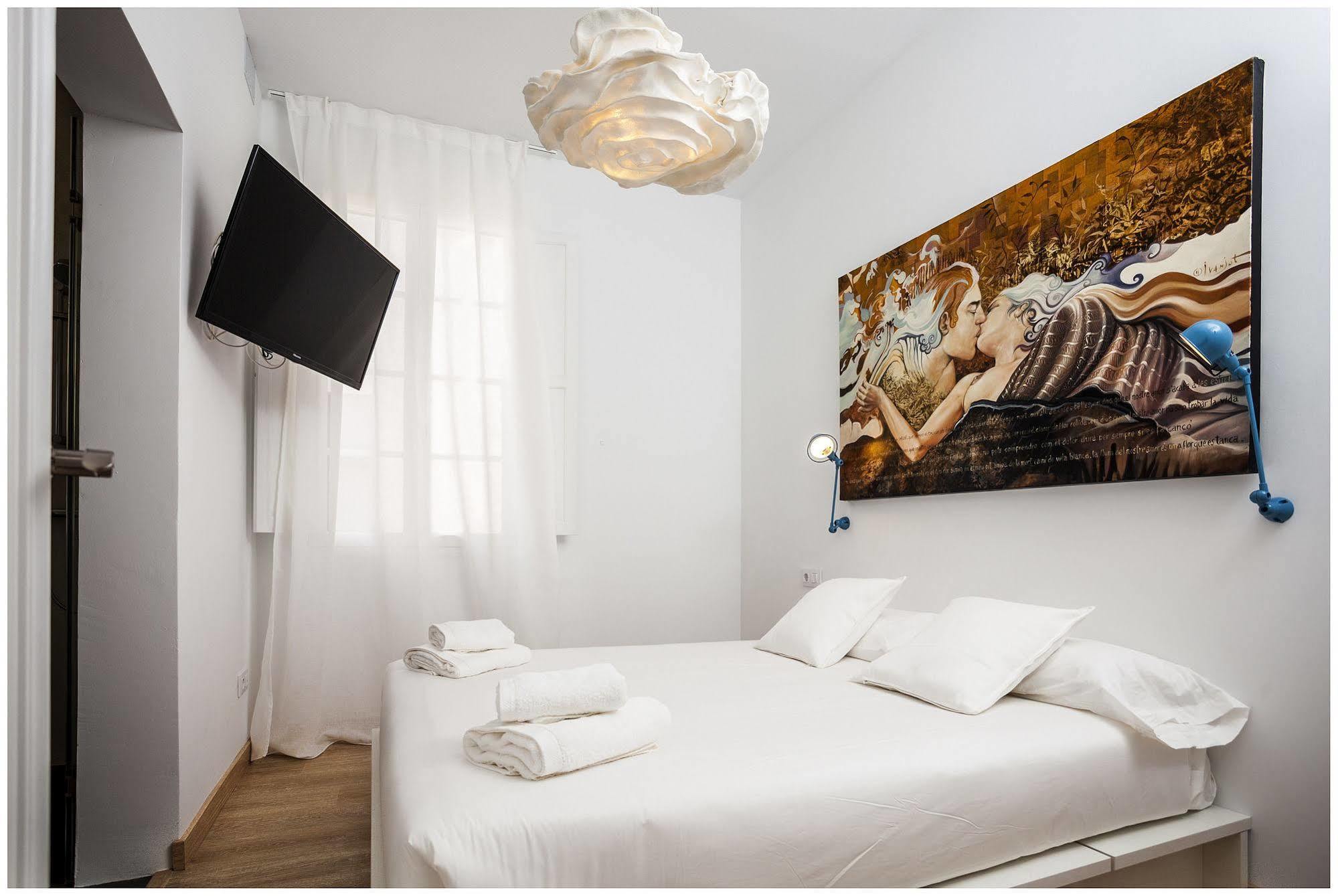 Cheap & Chic Hotel Ciutadella  Esterno foto